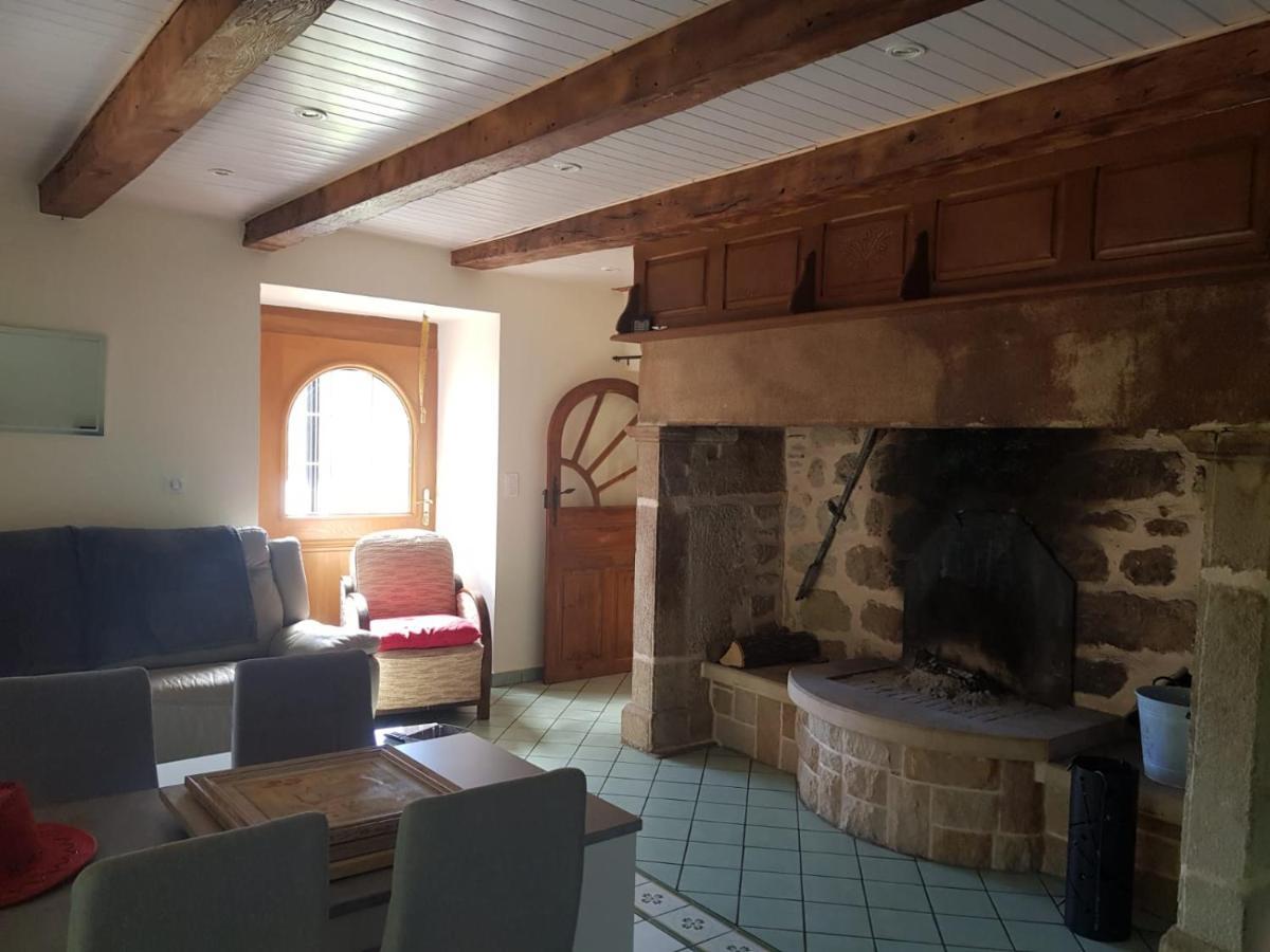 Maison D'Hotes "La Pierre Pointue" Saint-Léons Kültér fotó
