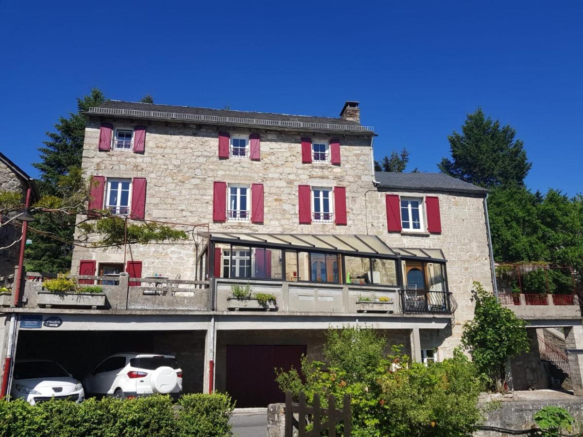 Maison D'Hotes "La Pierre Pointue" Saint-Léons Kültér fotó