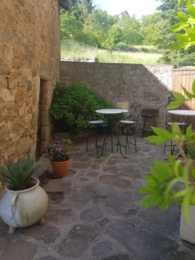 Maison D'Hotes "La Pierre Pointue" Saint-Léons Kültér fotó